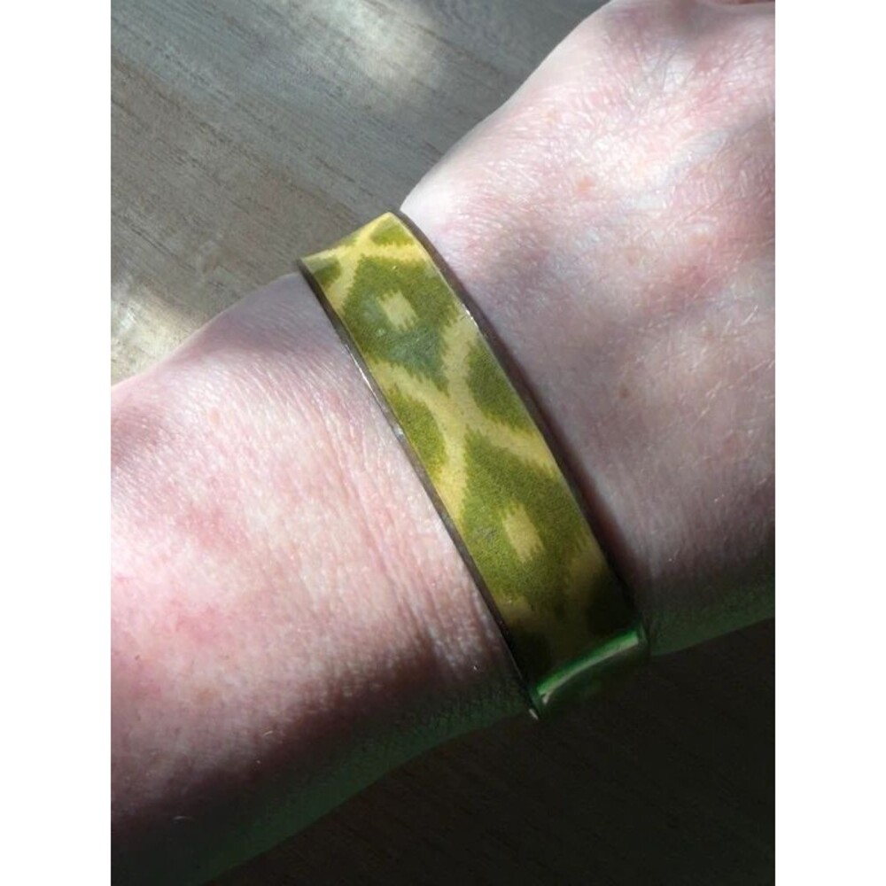 Green ikat print bangle bracelet - lightweight brass tone bangle with olive gree